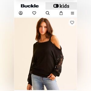 Buckle; brand Daytrip - Cold Shoulder Textured Top; Size Small
